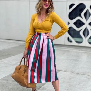 Różowa midi spódnica w pasy